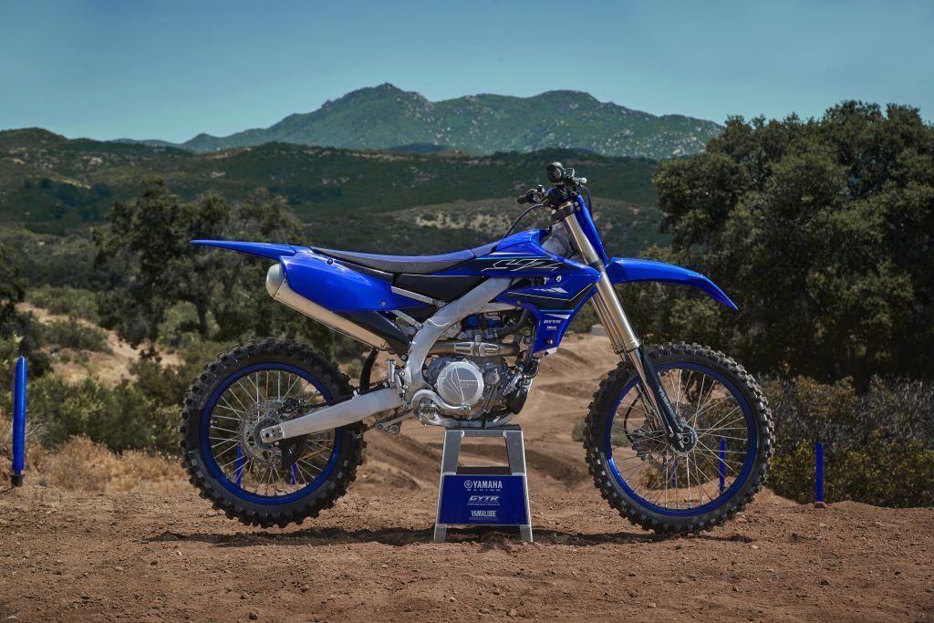 2021_YAM_YZ450F_EU_DPBSE_STA_001_03-77428.jpg