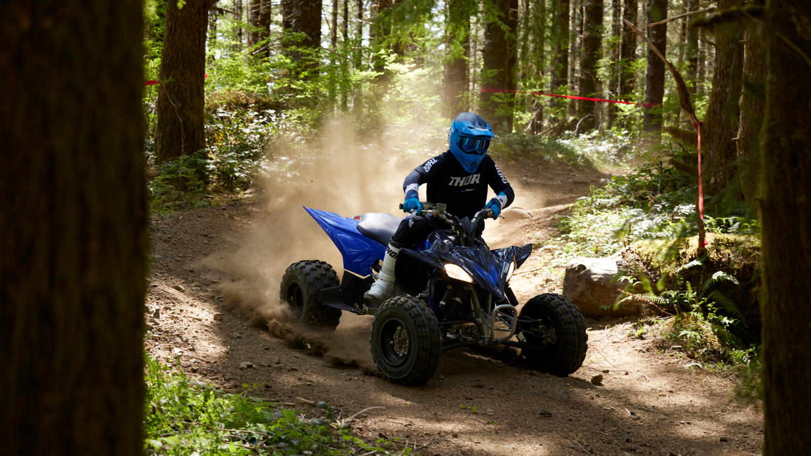 2024_YAM_YFZ450R-24_EU_DPBSE_ACT_001_03_preview.jpg