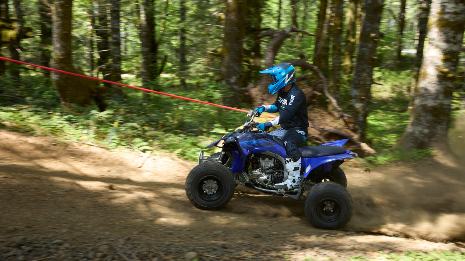 2024_YAM_YFZ450R-24_EU_DPBSE_ACT_002_03_preview.jpg