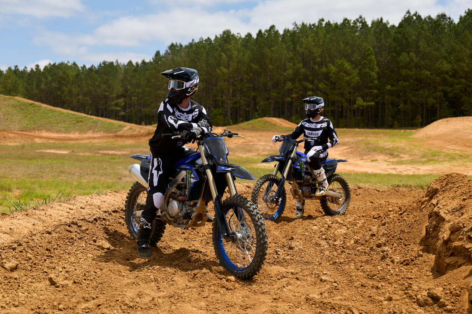 2027_YAM_YZ250FSV_EU_YB_STA_004_03_preview.jpg