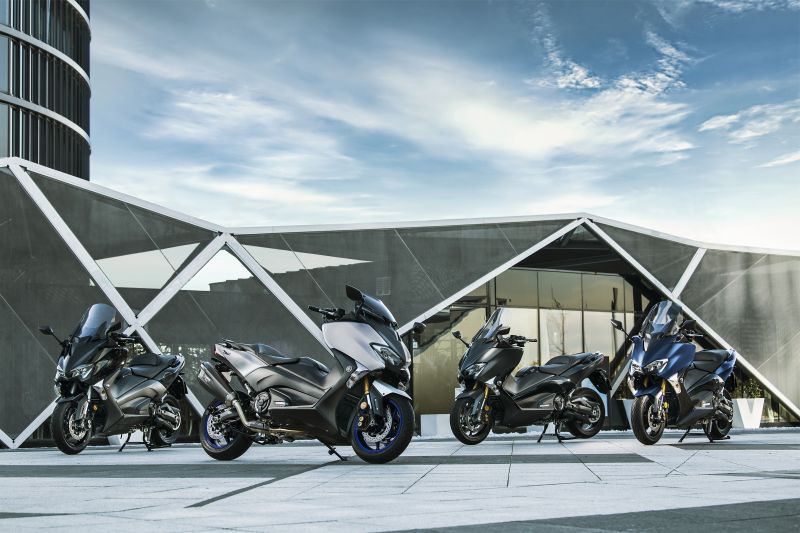Descopera gama scuterelor sportive Yamaha TMAX si noua TMAX SX Sport Edition