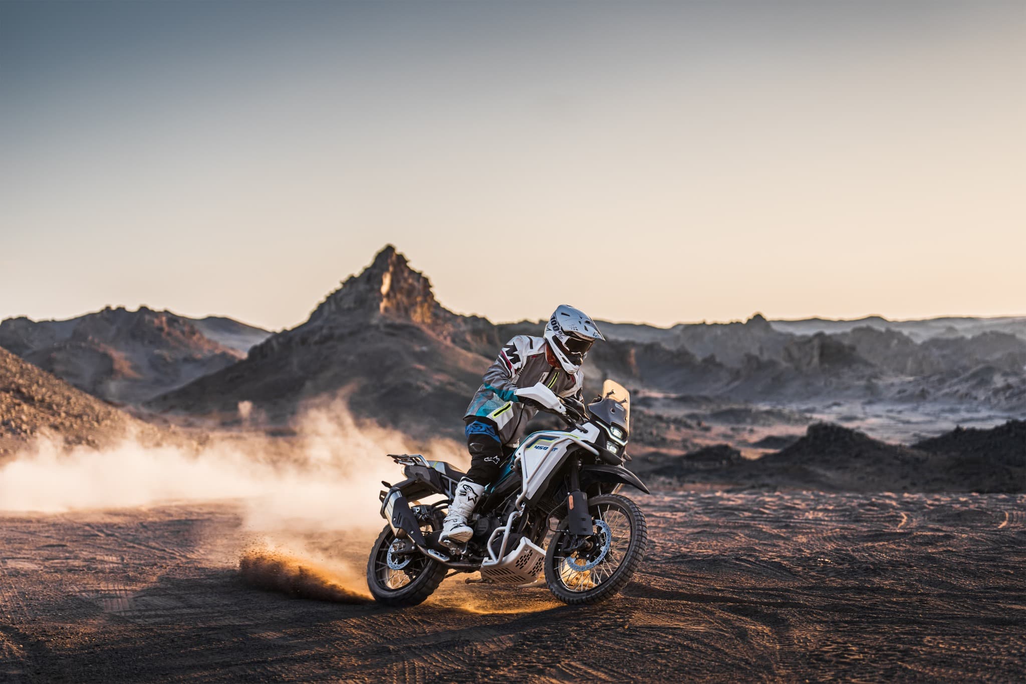 CFMOTO 450MT - 2026 — imagine 4