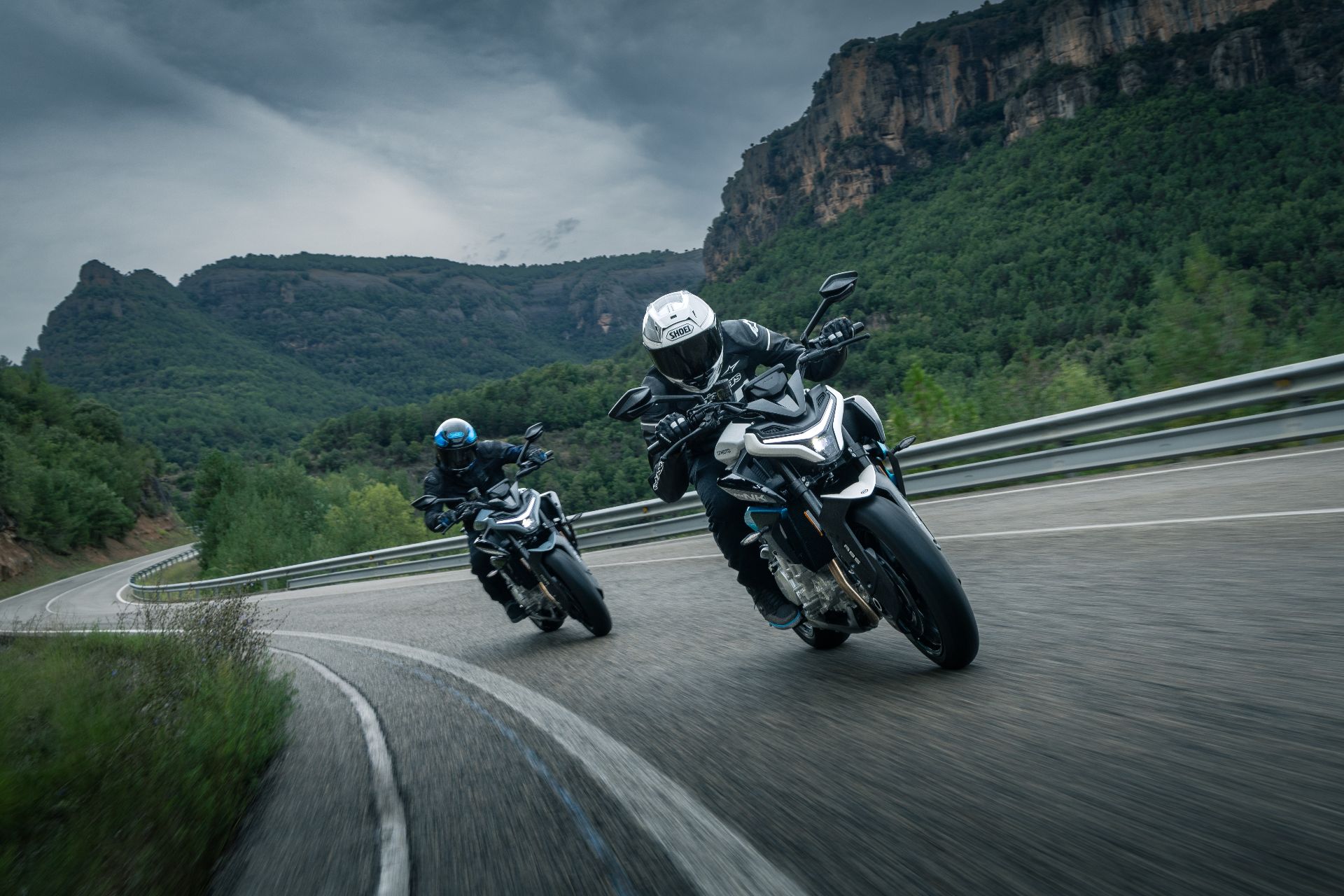 CFMOTO 675NK ABS — imagine 1