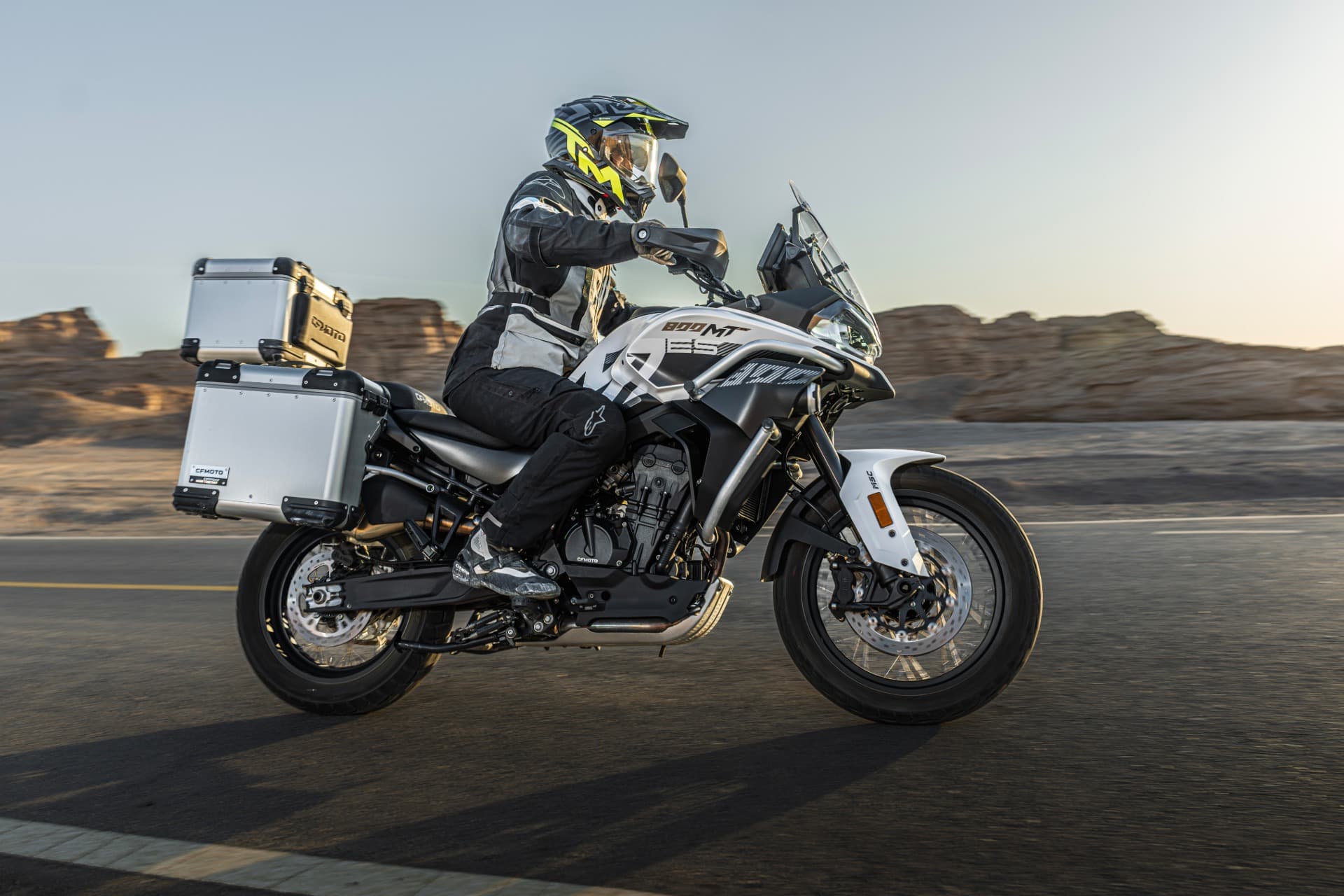 CFMOTO 800MT Explore ES — imagine 1