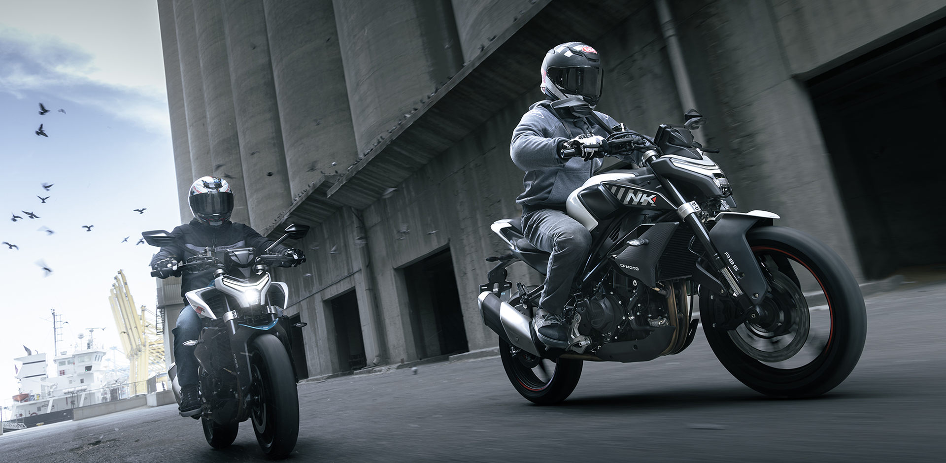 CFMOTO 450NK ABS - 2026 — imagine 1