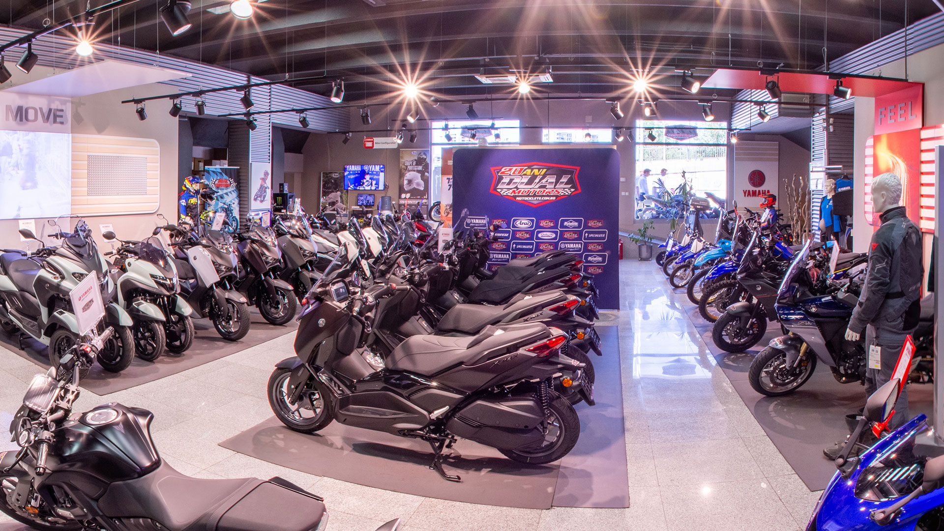 Showroom Dual Motors Pipera
