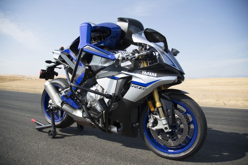 Yamaha impinge limitele tehnologiei pe doua roti motorizate