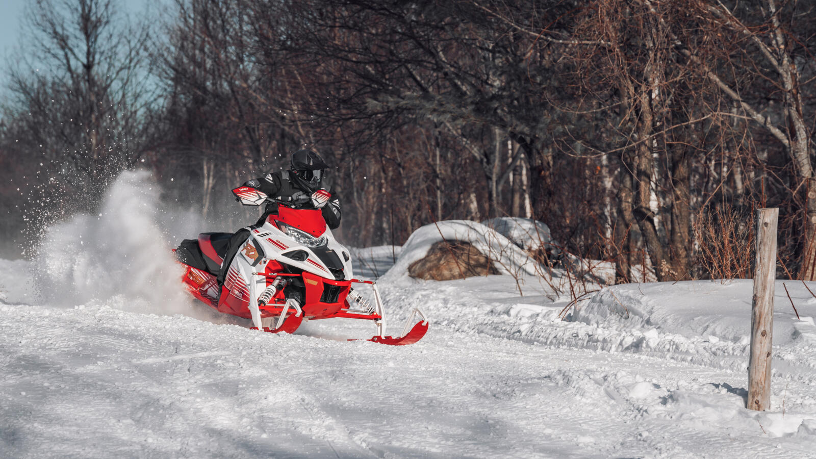 Pe repede inainte: acesta este noul snowmobil Yamaha SRX LE, alaturi de intreaga gama de “imblanzitoare de zapada” Yamaha, pentru sezonul 2022! — imagine 26