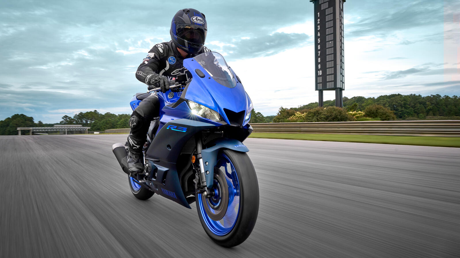 Modelele Yamaha R-Series 2022 sărbătoresc istoria curselor Grand Prix Yamaha — imagine 71