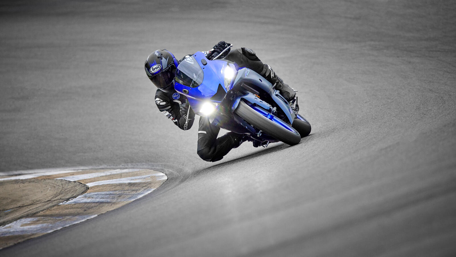 Modelele Yamaha R-Series 2022 sărbătoresc istoria curselor Grand Prix Yamaha — imagine 72