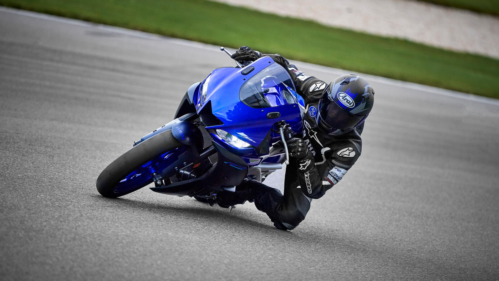 Modelele Yamaha R-Series 2022 sărbătoresc istoria curselor Grand Prix Yamaha — imagine 73