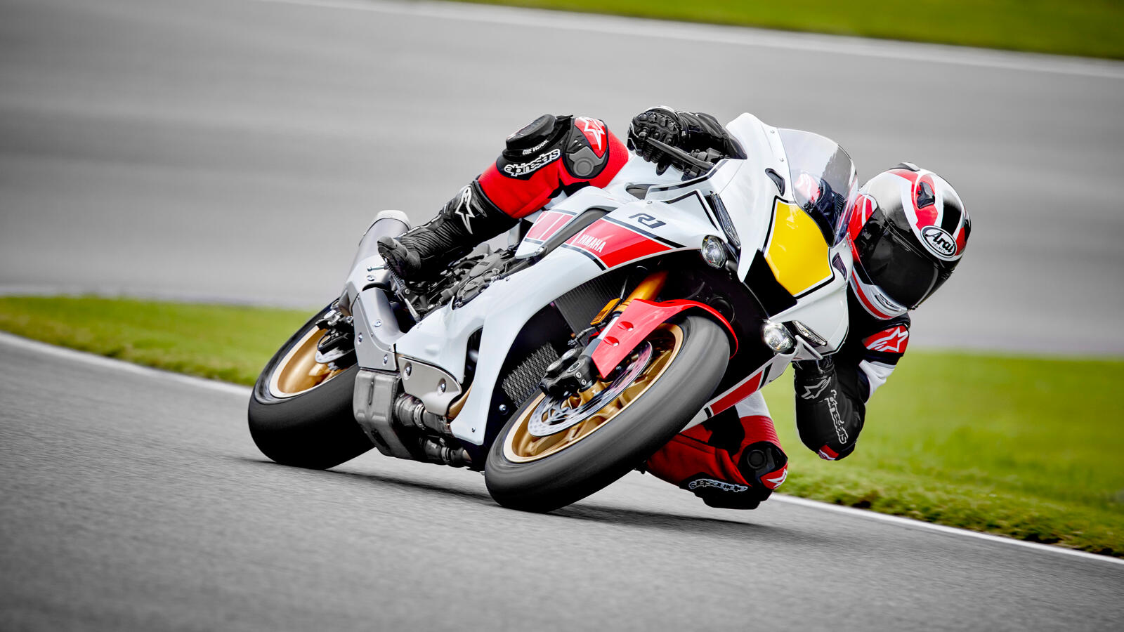 Modelele Yamaha R-Series 2022 sărbătoresc istoria curselor Grand Prix Yamaha — imagine 33