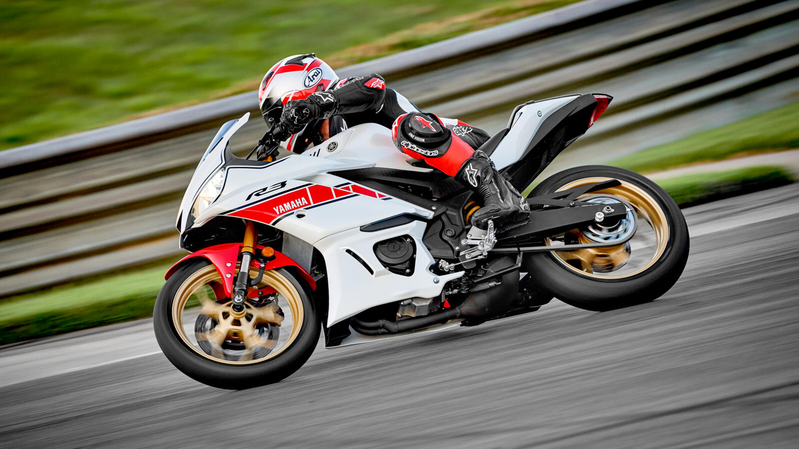 Modelele Yamaha R-Series 2022 sărbătoresc istoria curselor Grand Prix Yamaha — imagine 87