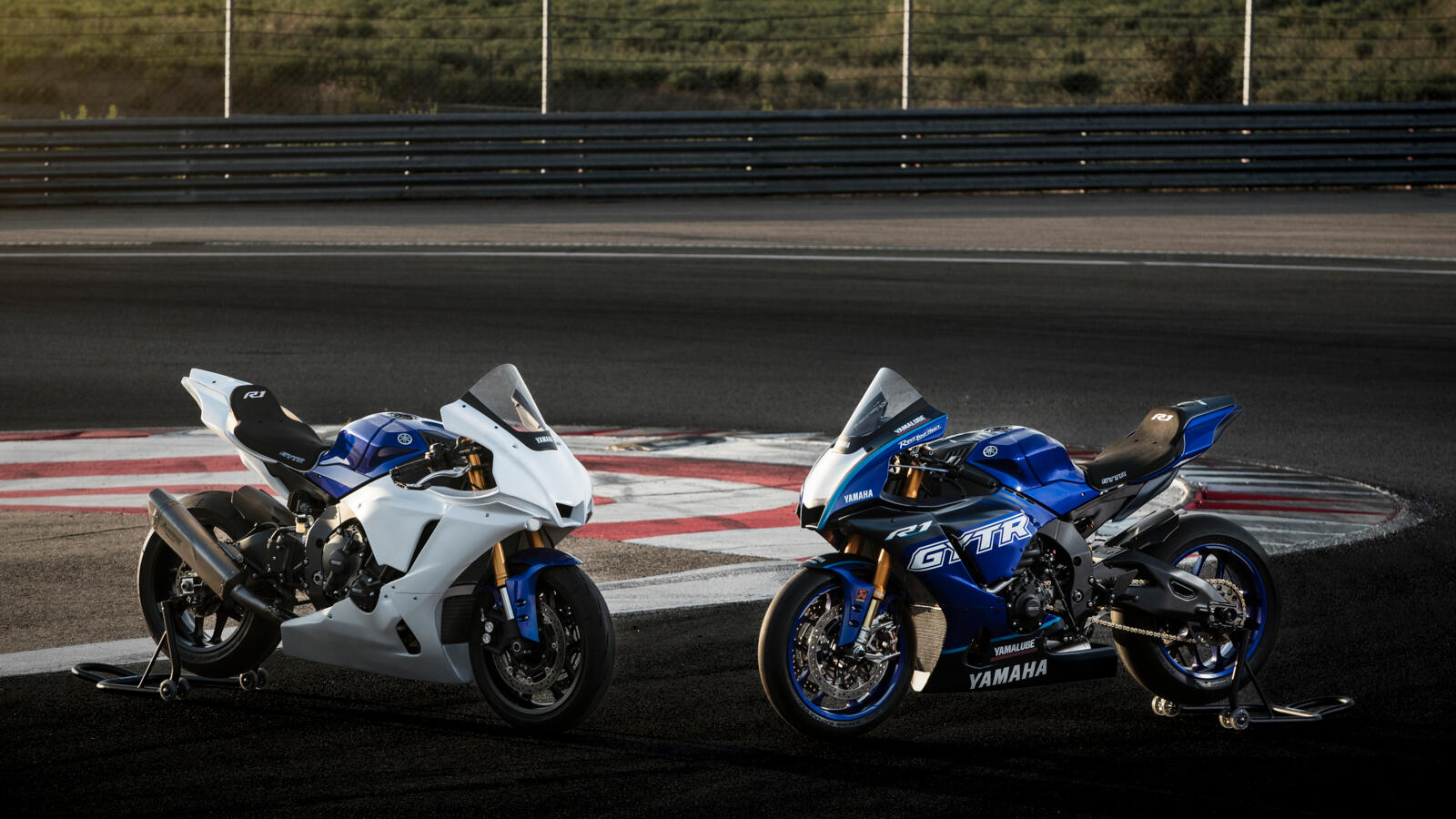 Yamaha prezintă R1 GYTR pentru anul 2023