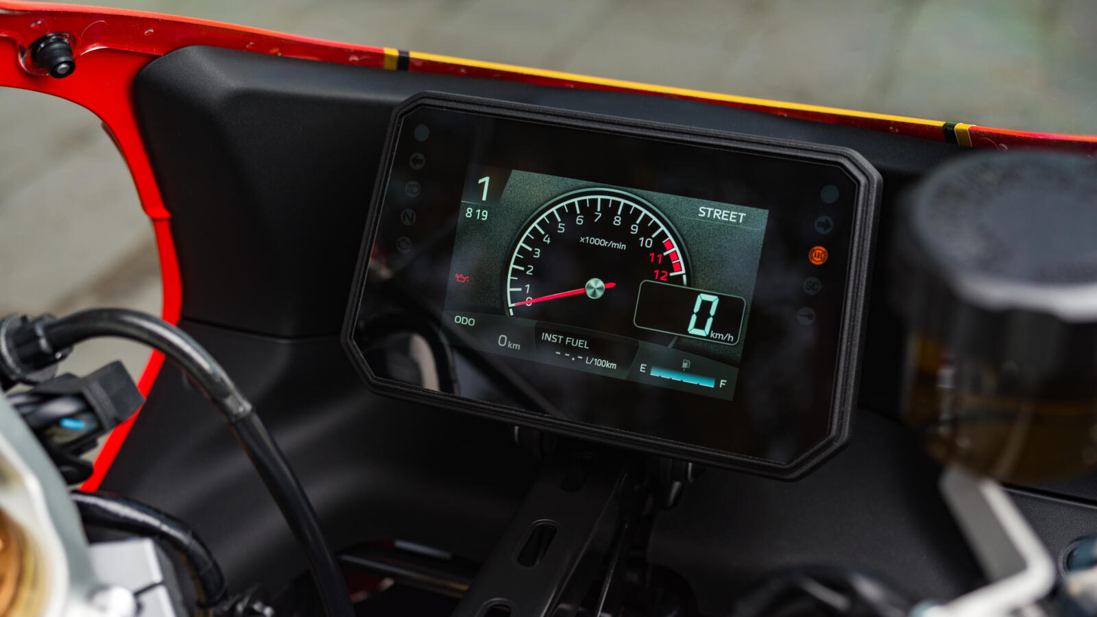 Născut emblematic: Noul XSR900 GP — imagine 8
