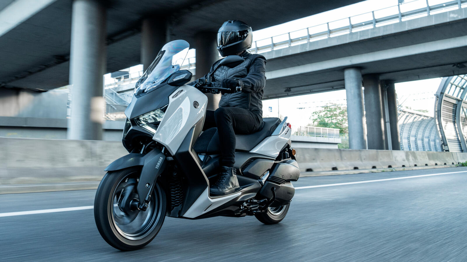 Scutere sport XMAX 2025. — imagine 64