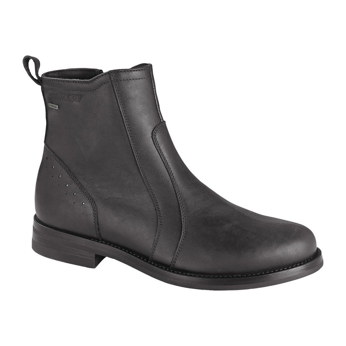 Paseste in lumea incaltamintei moto casual impreuna cu Dainese — imagine 1