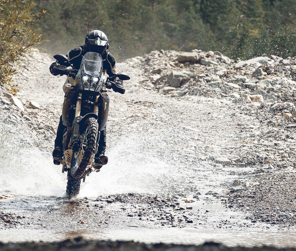 Participa la o expeditie de vis in Sardinia, alaturi de Dainese si Yamaha — imagine 4