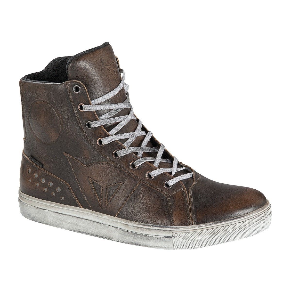 Paseste in lumea incaltamintei moto casual impreuna cu Dainese — imagine 7