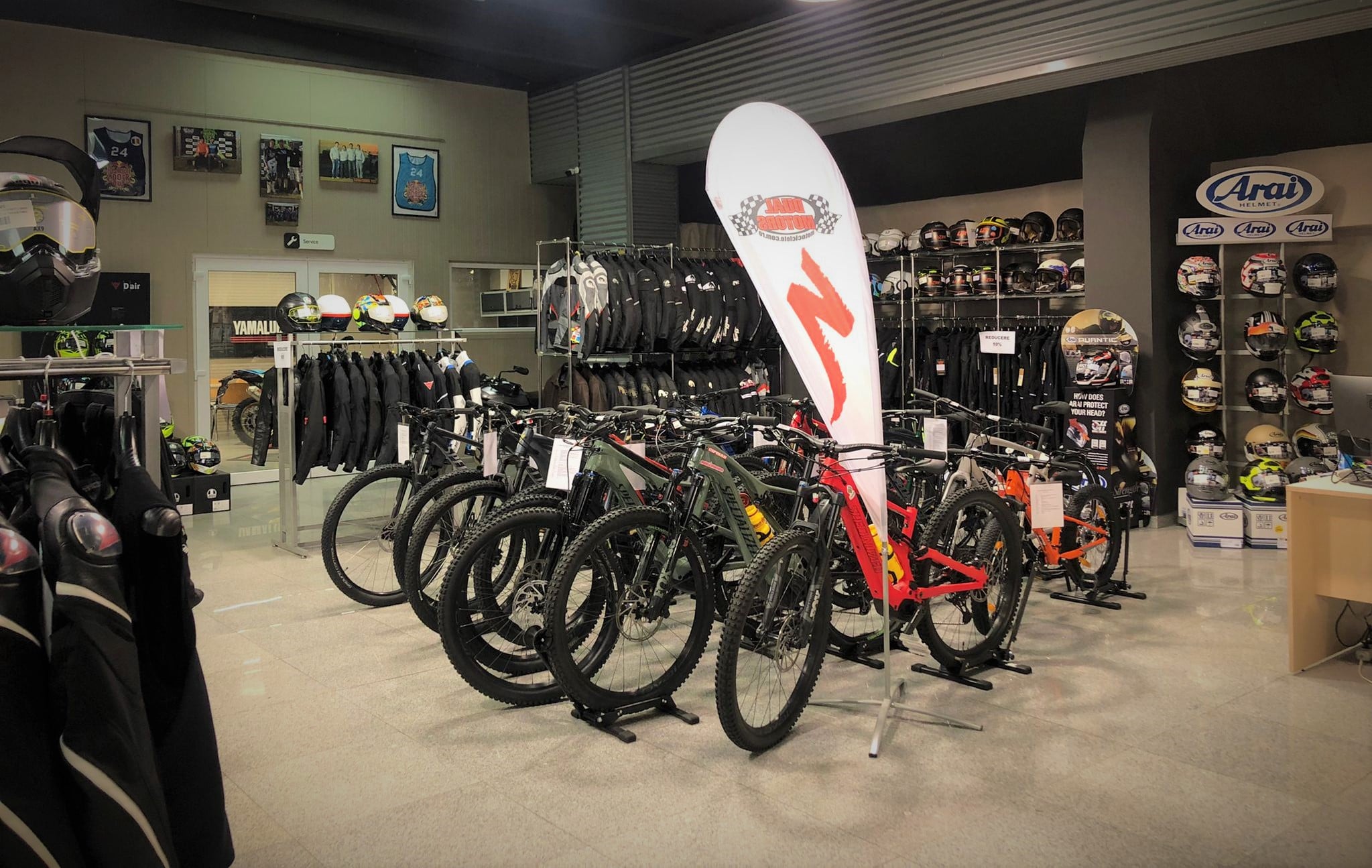 Dual Motors devine dealer Specialized