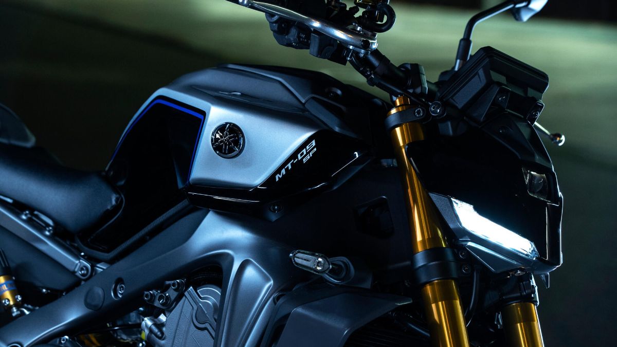Culori inspirate de R1M și finisaj premium