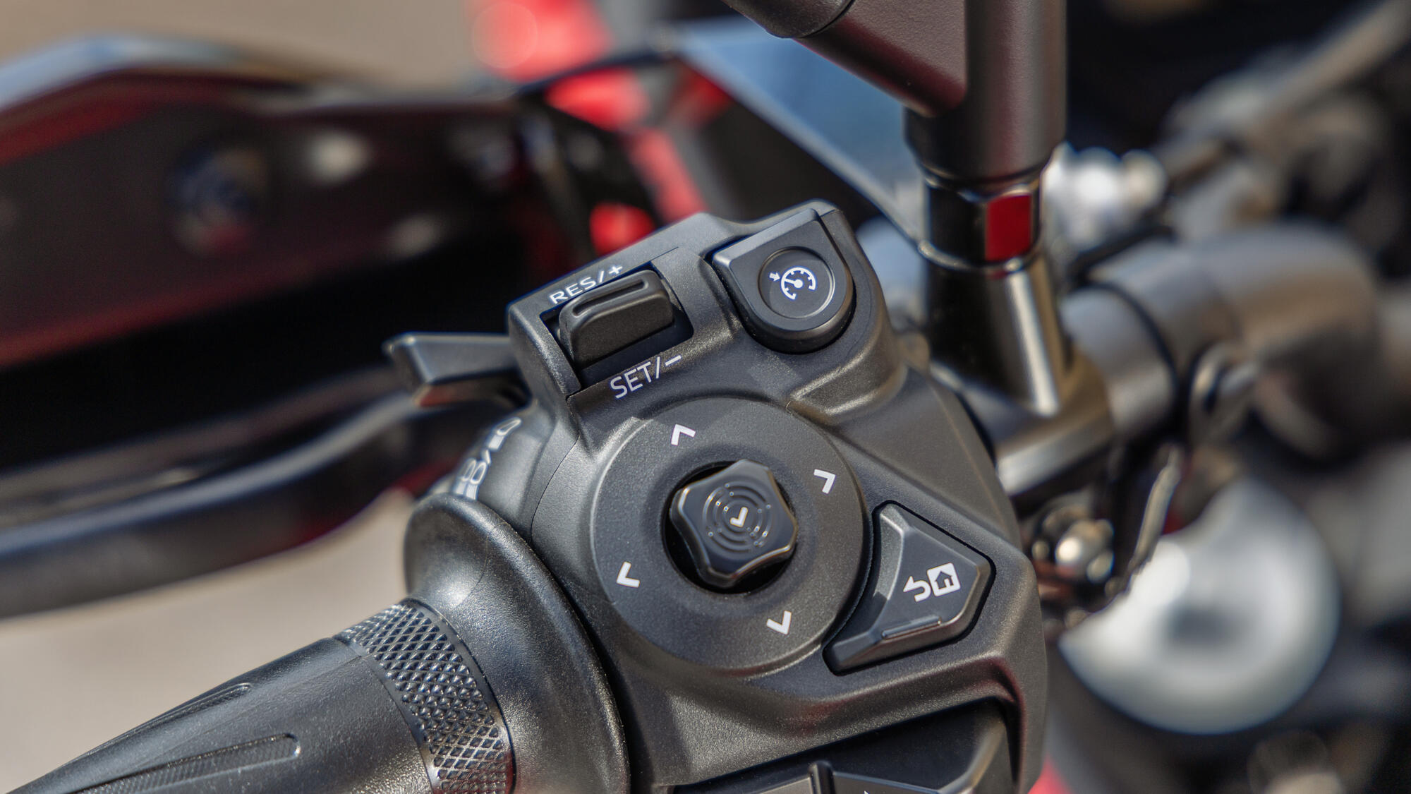 Cruise Control ca echipare standard