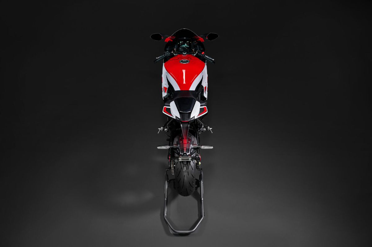 Sistemul Yamaha de control al deplasării cu setări personalizabile