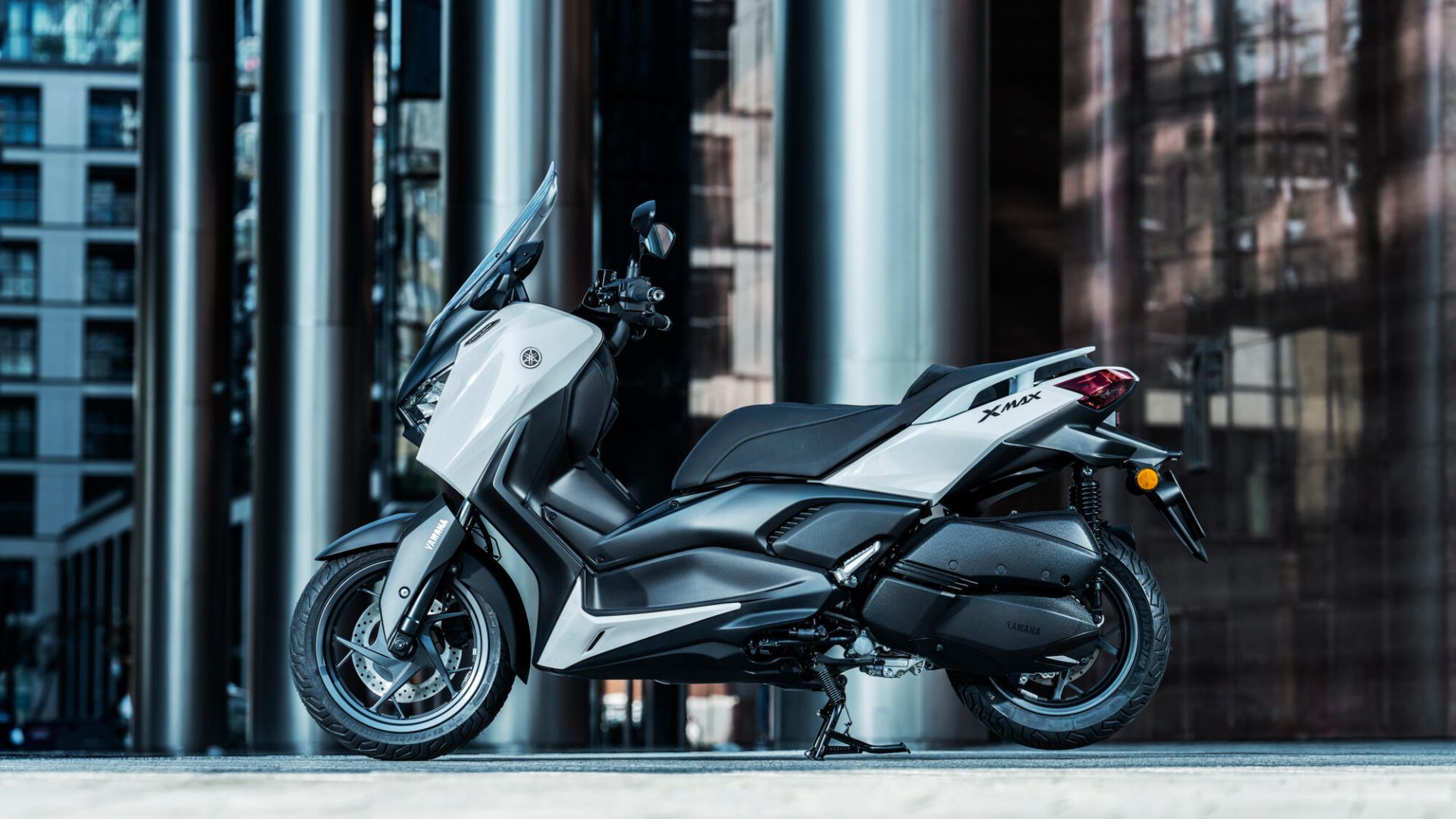 XMAX 300 Tech Max — imagine 10