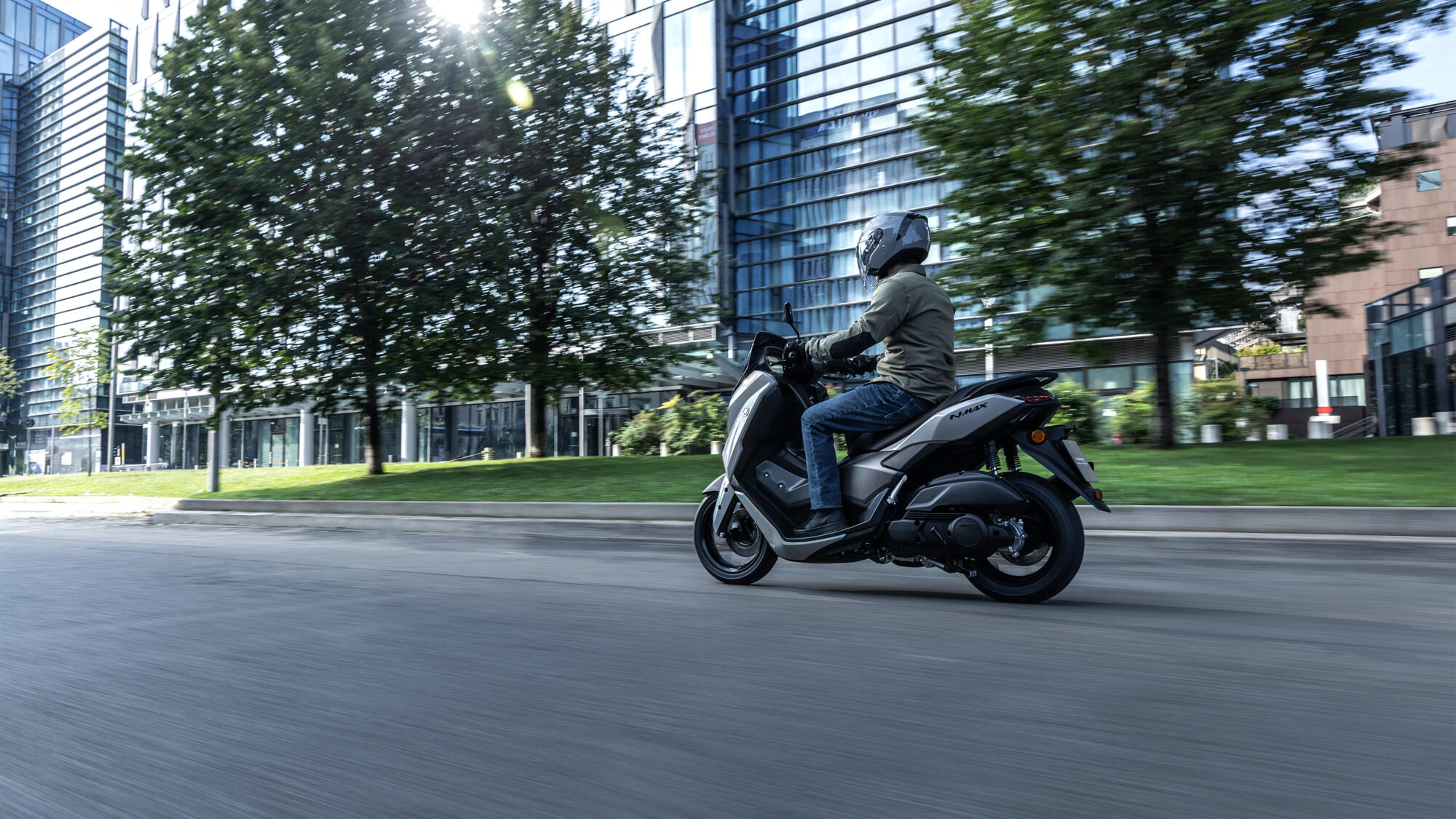 NMAX 125 Tech MAX — imagine 33