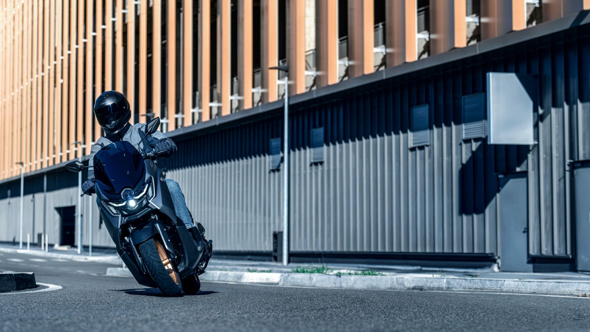 NMAX 155 Tech MAX — imagine 15