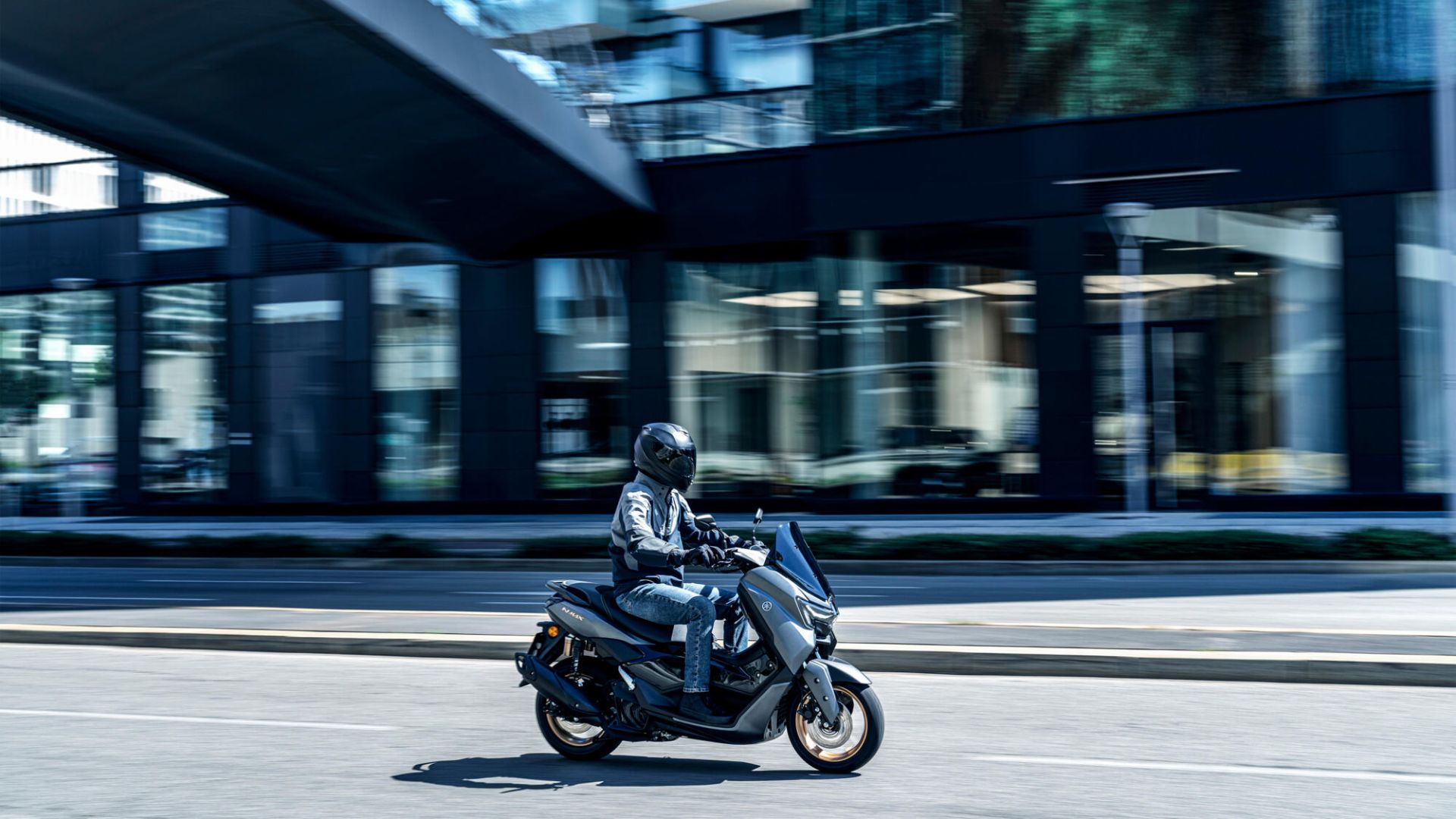 NMAX 155 Tech MAX — imagine 25