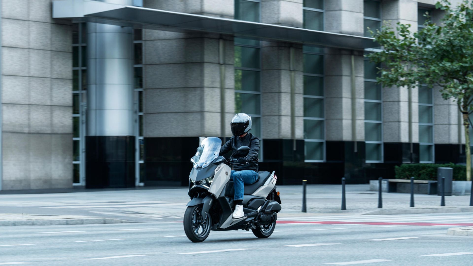 XMAX 125 Tech MAX — imagine 13