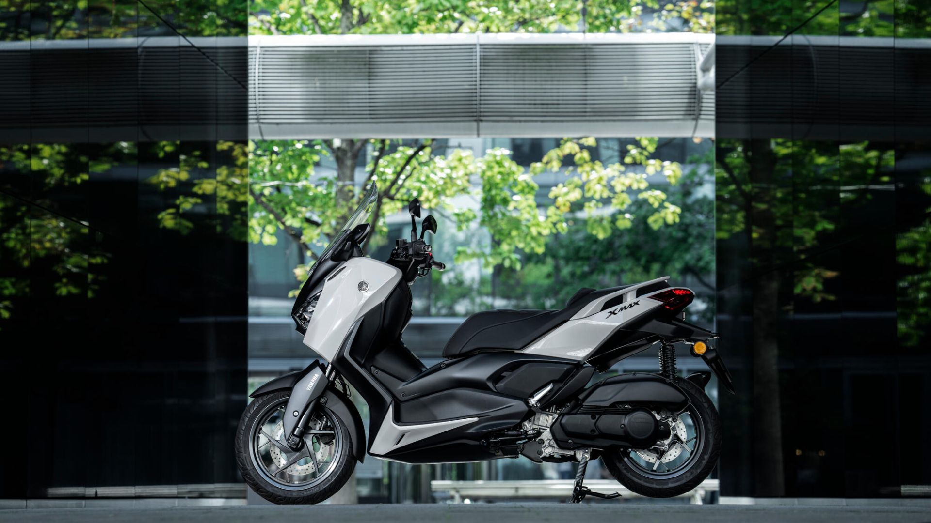 XMAX 125 Tech MAX — imagine 18