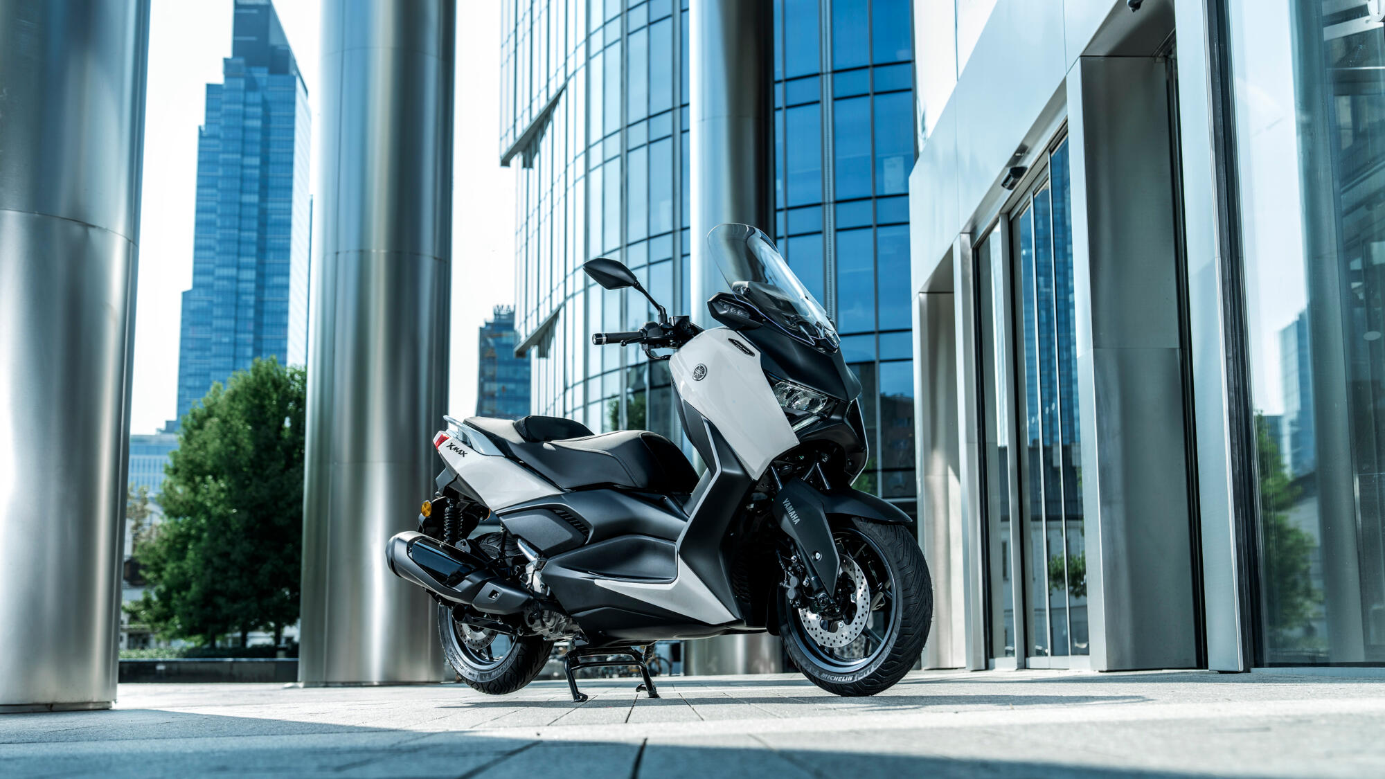 XMAX 300 Tech MAX — imagine 2