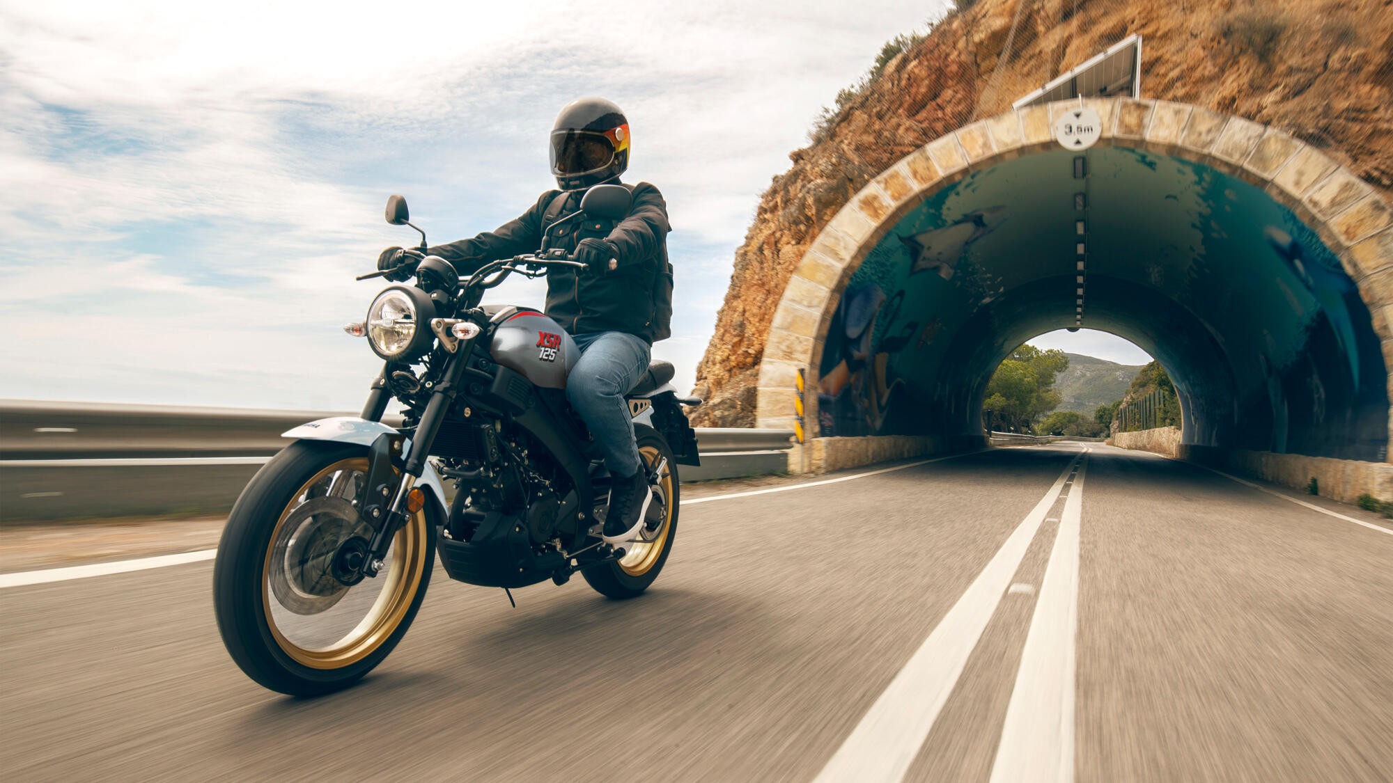 XSR125 Legacy — imagine 3