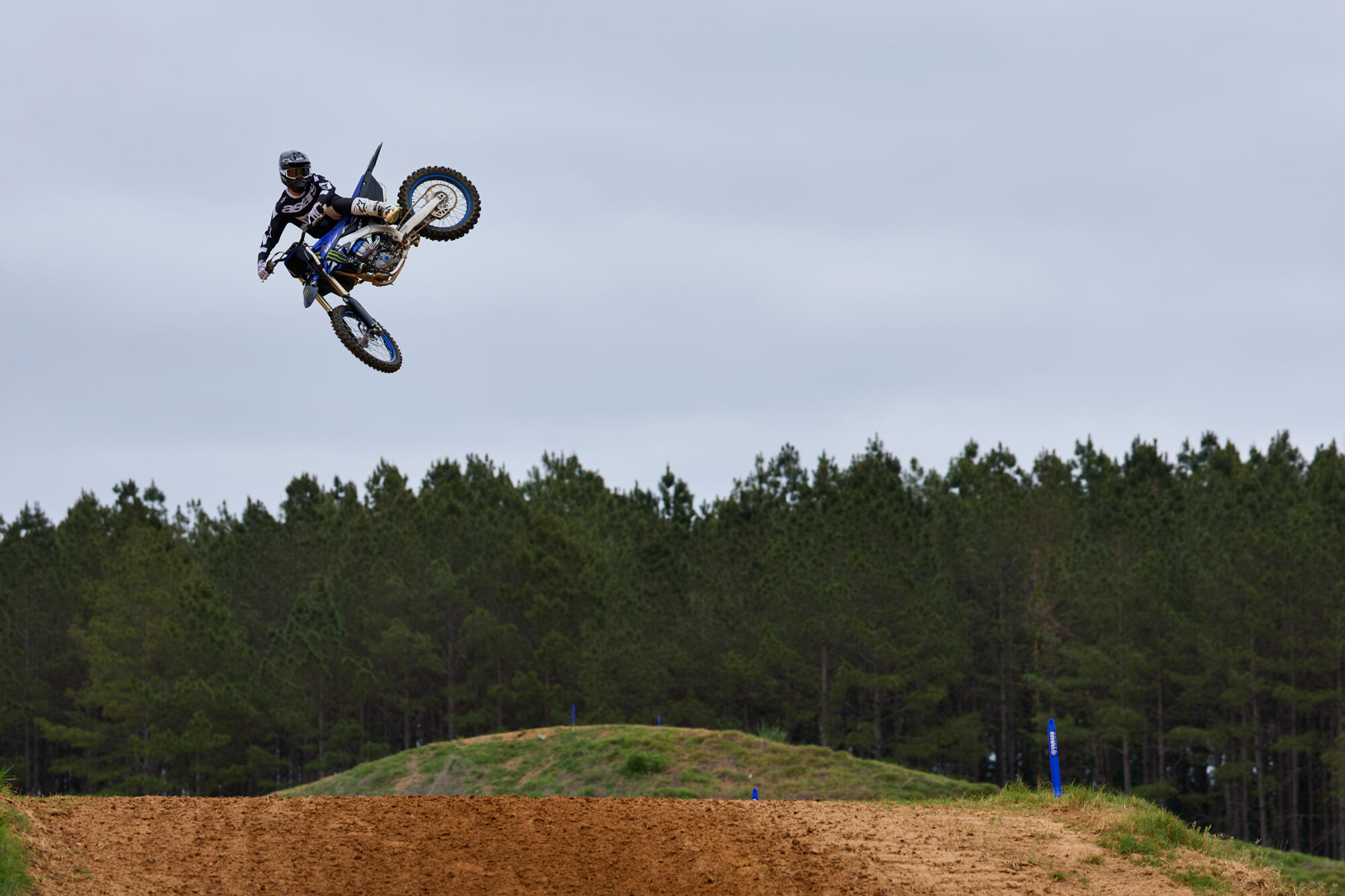 YZ450F Monster Energy Yamaha Racing Edition — imagine 4